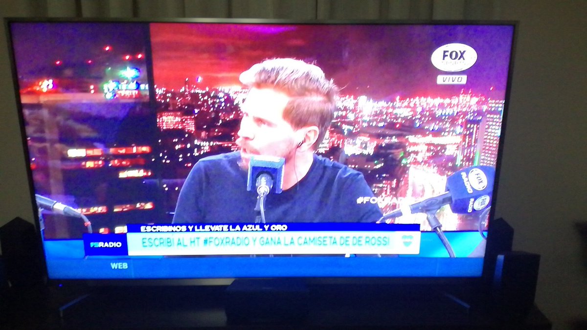 claosmer's tweet photo. Quiero la camiseta de il romano #FOXRadio @PolloVignolo https://t.co/Y8gYDYyyyx