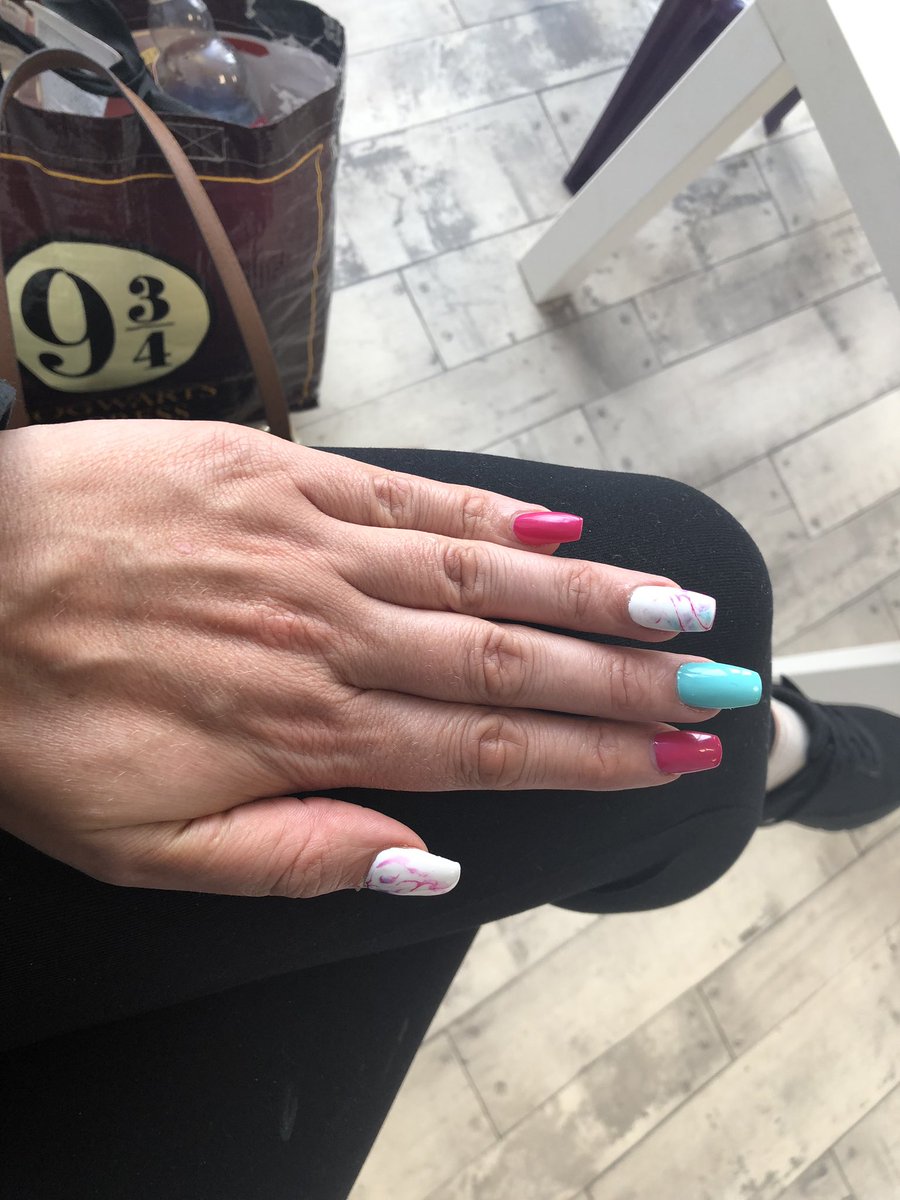 Kathrynpollard's tweet photo. Loving my new nails!! #indulgence #indulgencebeauty #inails #express https://t.co/lcr97aLM4W