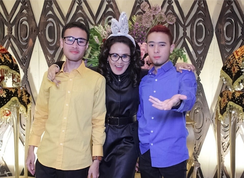 milamarla1's tweet photo. They are my lovely sons ... God Bless you darling .... 📙 https://t.co/mCsgr2KMvT
