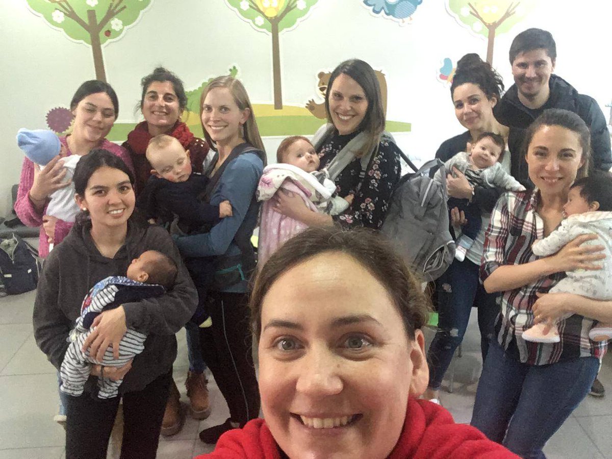 Ahora estamos realizando el cierre de la Semana de la Lactancia Materna, junto a las integrantes del Grupo de Apoyo a la Lactancia Materna. Te invitamos a promover y a apoyar a las mamás que amamantan a sus bebés, entregando beneficios tanto para sus hijos como para ellas.