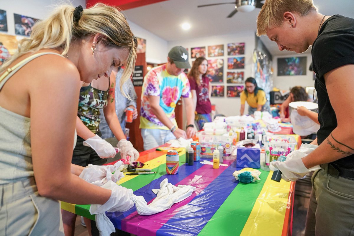 Gay_Do512's tweet photo. Kicking off @austinpride Weekend at our office this afternoon with @bumble swag, @karbachbrewing brews and tie dye fun! It’s gonna be a great weekend in Austin y’all ❤️ | #BumblePride #do512 📷 @rohofoto https://t.co/I5GFo2jP4L