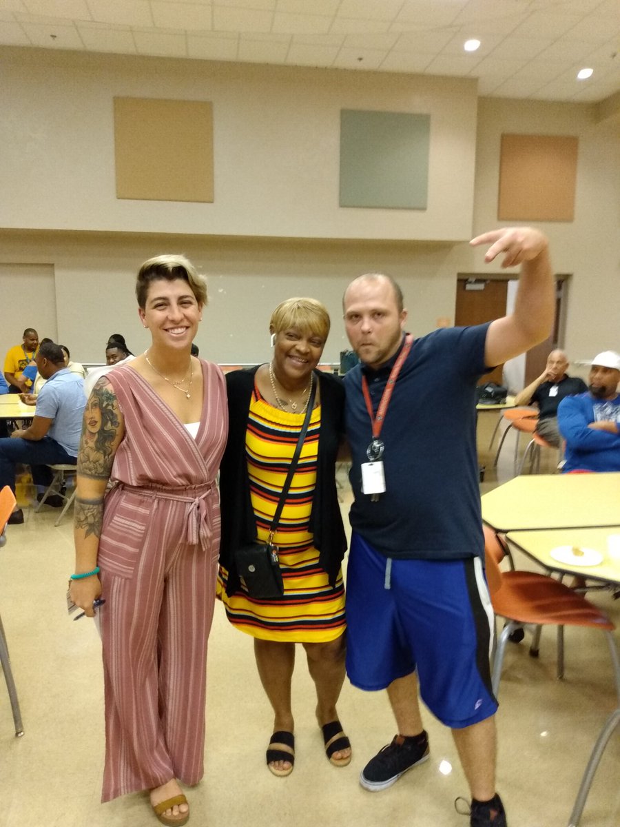 RoyalPalm_RPS's tweet photo. Celebrating a SUCCESSFUL Week with the BEST staff! @Dr_Corcoran @SommerPBCSD @southPbcsd https://t.co/NDowuTtFv8