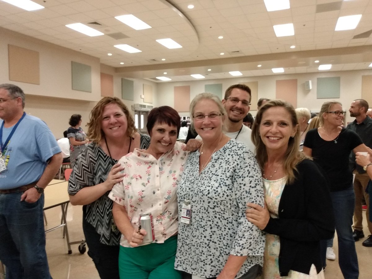 RoyalPalm_RPS's tweet photo. Celebrating a SUCCESSFUL Week with the BEST staff! @Dr_Corcoran @SommerPBCSD @southPbcsd https://t.co/NDowuTtFv8