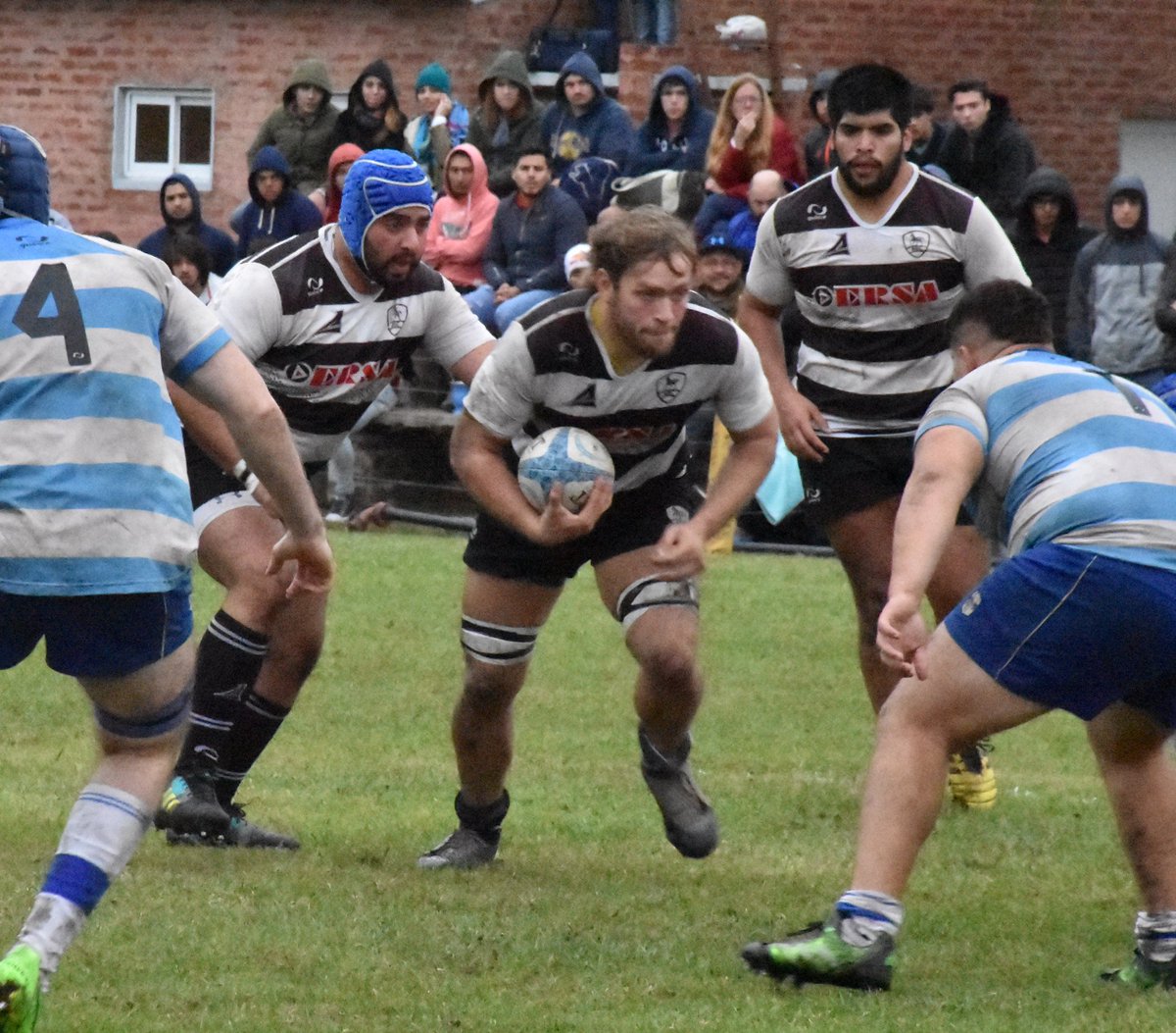 MrWhiteB's tweet photo. #rugbycorrentino 🏉🇦🇷 
#rugbyinternacional
El correntino Matías Gómez Vara fue convocado para integrar el seleccionado Sudamérica XV que disputará un test match vs Uruguay🇺🇾, el 24Ago en Montevideo. -foto con Jero Gómez Vara, hoy pumita-
También llamaron a Kalim Burlli (CURNE) https://t.co/dmywGUqyc8