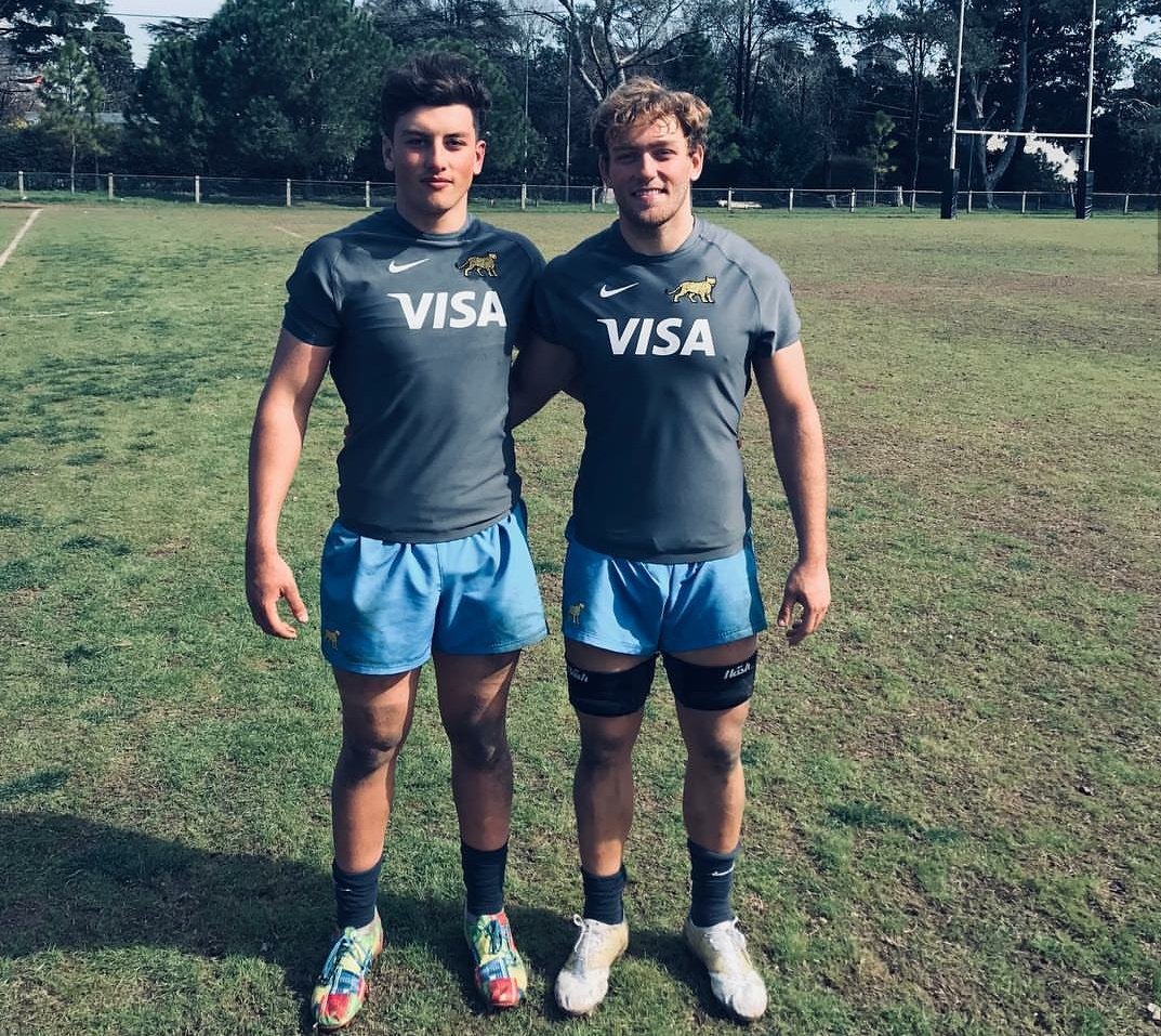 MrWhiteB's tweet photo. #rugbycorrentino 🏉🇦🇷 
#rugbyinternacional
El correntino Matías Gómez Vara fue convocado para integrar el seleccionado Sudamérica XV que disputará un test match vs Uruguay🇺🇾, el 24Ago en Montevideo. -foto con Jero Gómez Vara, hoy pumita-
También llamaron a Kalim Burlli (CURNE) https://t.co/dmywGUqyc8