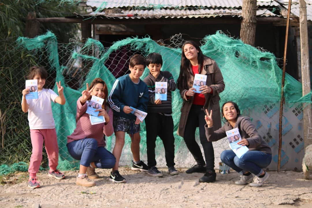 vickimachado19's tweet photo. Construir un Pilar para TOD☀️S. 
Postales del #Miercoles en #Famita con la boleta del amor y la esperanza.

#FernándezFerndández 
#KicillofVerónica
#Achaval https://t.co/bwRWc3pTpn