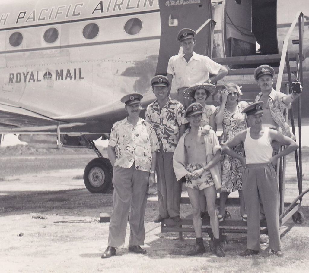 PalmyraArchive's tweet photo. #palmyraatoll Happy Friday from the archive! This photo of CAA (forerunner to the FAA) employees newly arrived on Palmyra in 1948, comes from our extensive collection of material around the CAA colony. For nearly 2 years in the late 1940s, a group of men, women, and children… https://t.co/hFE0cPICQh