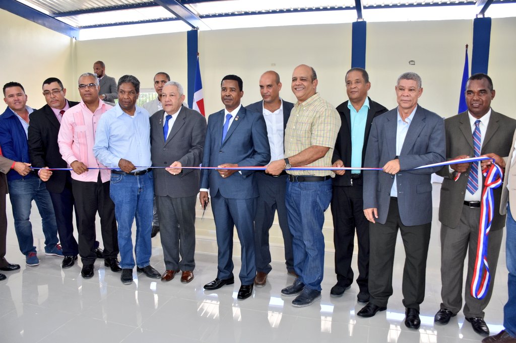 CodiaCentral's tweet photo. Junta Directiva Nacional del #CodiaRD inaugura Casa Club Regional Suroeste Barahona.

https://t.co/SNtvp6OT3m

#CodiaInforma #CodiaInaugura https://t.co/tm320TFJGo