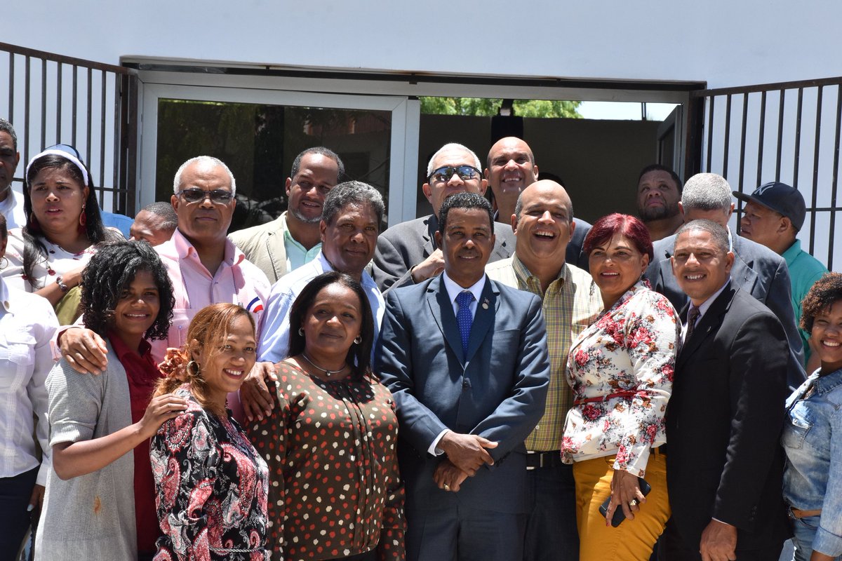 CodiaCentral's tweet photo. Junta Directiva Nacional del #CodiaRD inaugura Casa Club Regional Suroeste Barahona.

https://t.co/SNtvp6OT3m

#CodiaInforma #CodiaInaugura https://t.co/tm320TFJGo