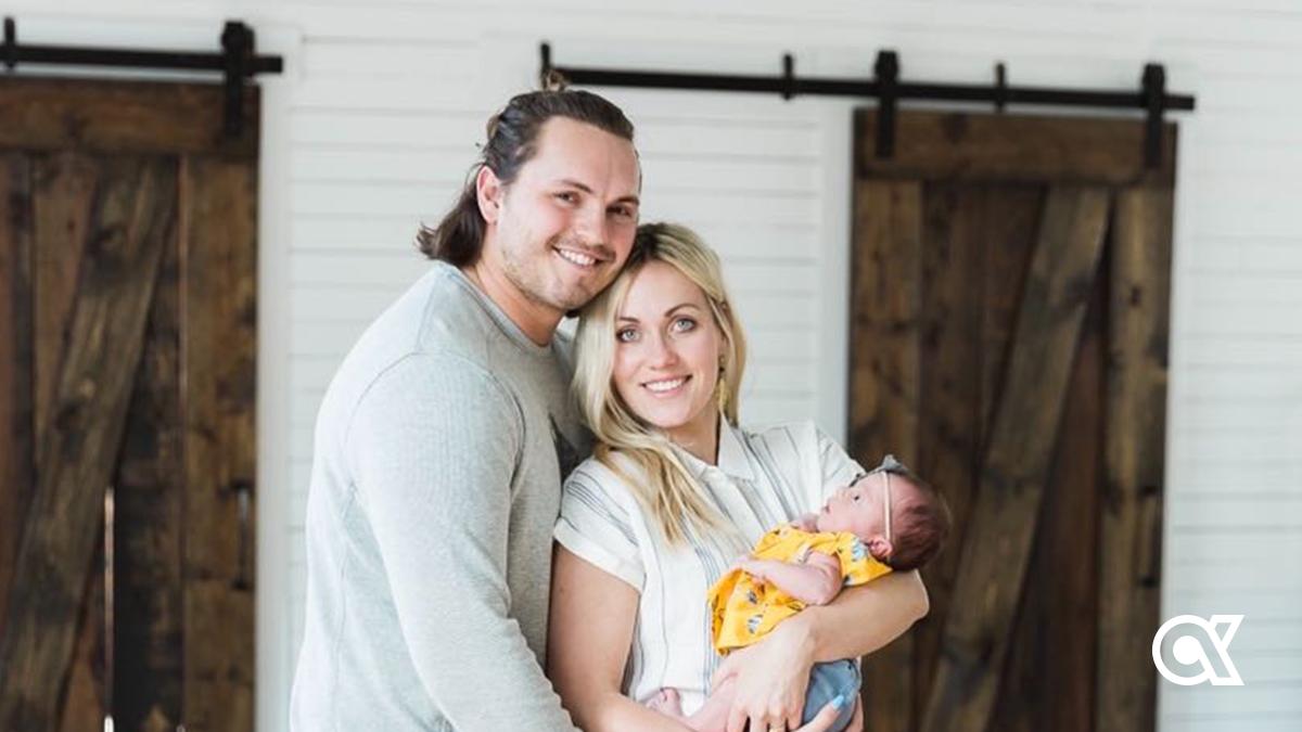 Erika grew up in SLC dancing and performing, loves the outdoors and going on adventures, and just had her first baby. We're so thankful for everything she does and has done for the last few years!

#Awardco #EmployeeRecognition #EmployeeEngagement