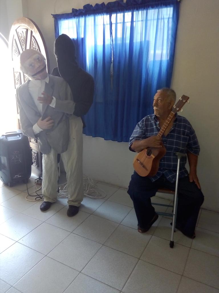 culturaTru's tweet photo. Los personajes Buranku dijeron presente en la Casa de la #Cultura Toñito González para el encuentro de Anécdotas de #Patrimonio https://t.co/yqeHLYt9cZ