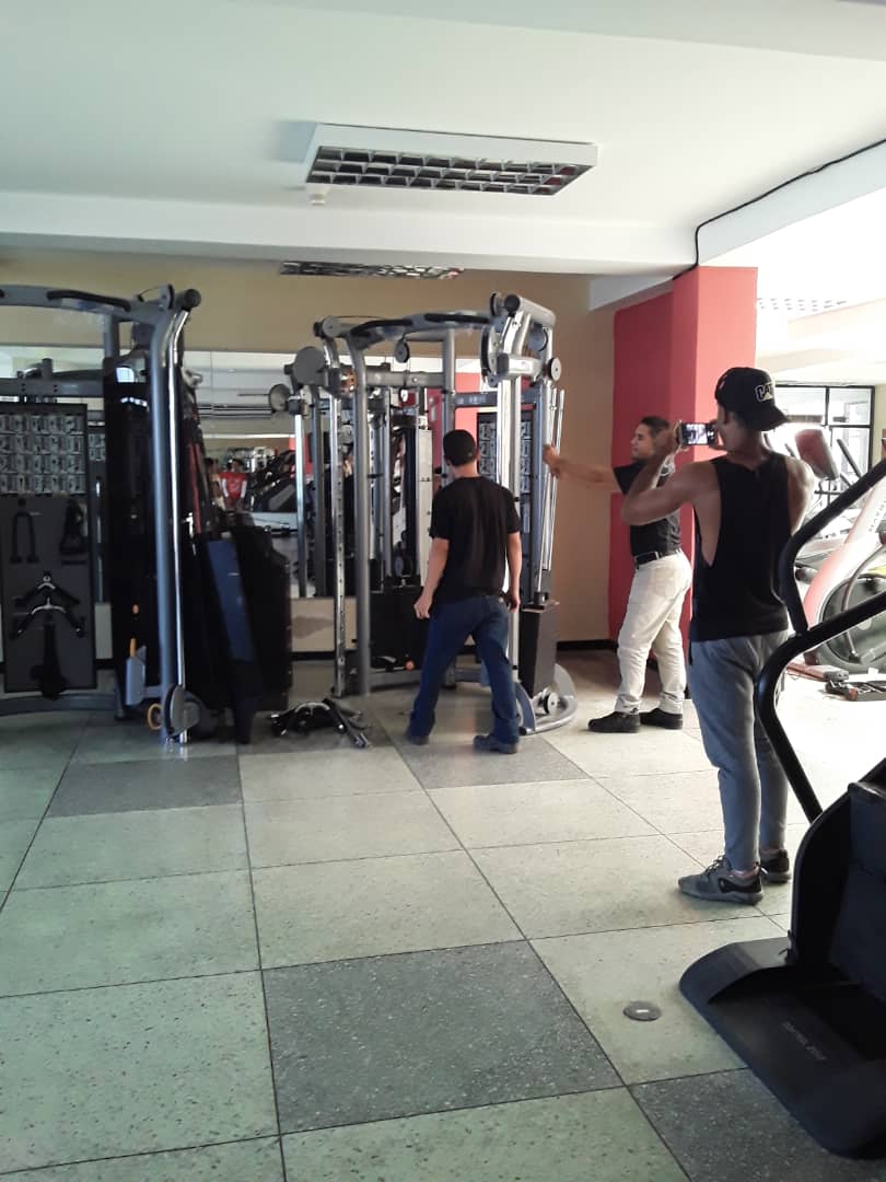 ElPitazoTV's tweet photo. #Aragua | El área de gimnasio del hospital del Mar, posee equipos deportivos de última tecnología que fueron entregados durante su remodelación en diciembre de 2015 por Tareck El Aissami #9Ago - vía @alfmorales72 https://t.co/OIOOyz3QWJ https://t.co/YKOW3UbWnf