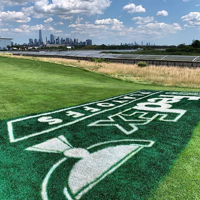 aczeb's tweet image. Resting my obliques!  #pga #northerntrustopen @tigerwoods ift.tt/2MS7vcC