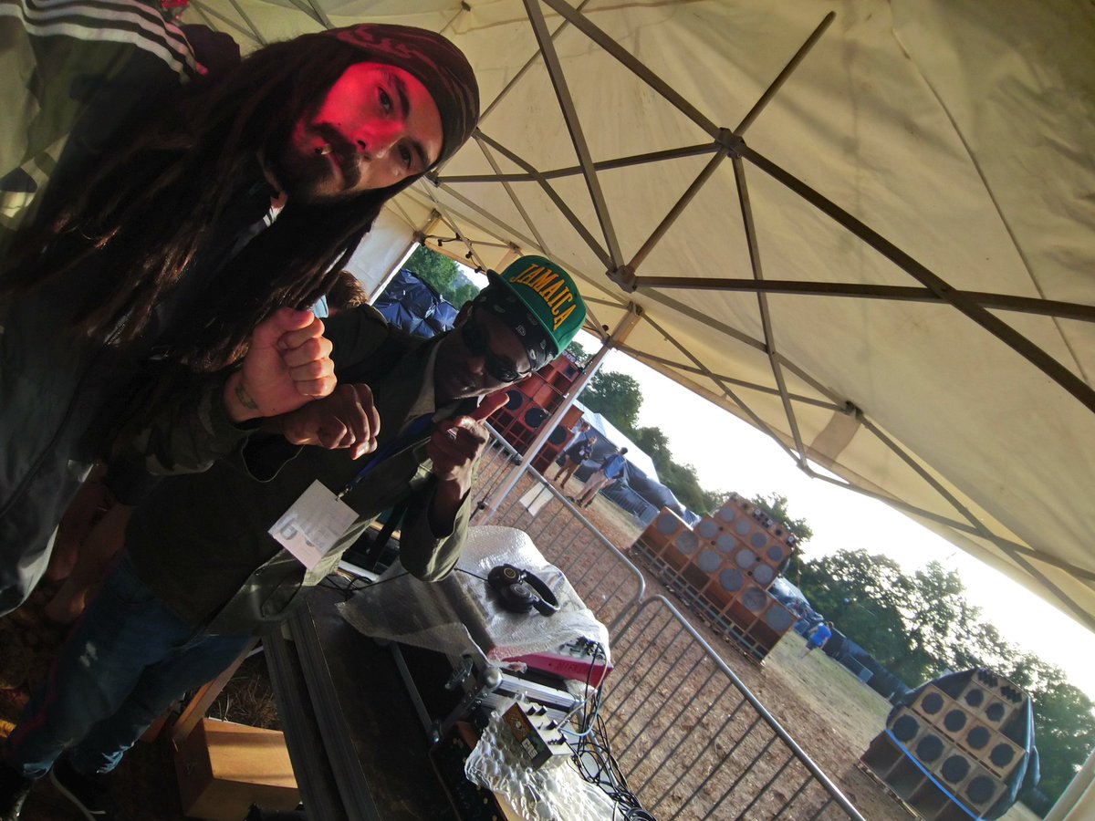 UNIFIDIWORLD's tweet photo. Petah Higrade (aka Original MC) &amp; Bacy Danny
#LesChampsSonoresFestival #DubSonicSoundSystem #DubInSevresSoundSystem #KingVibrationSoundSystem https://t.co/aZjP1c3jlP