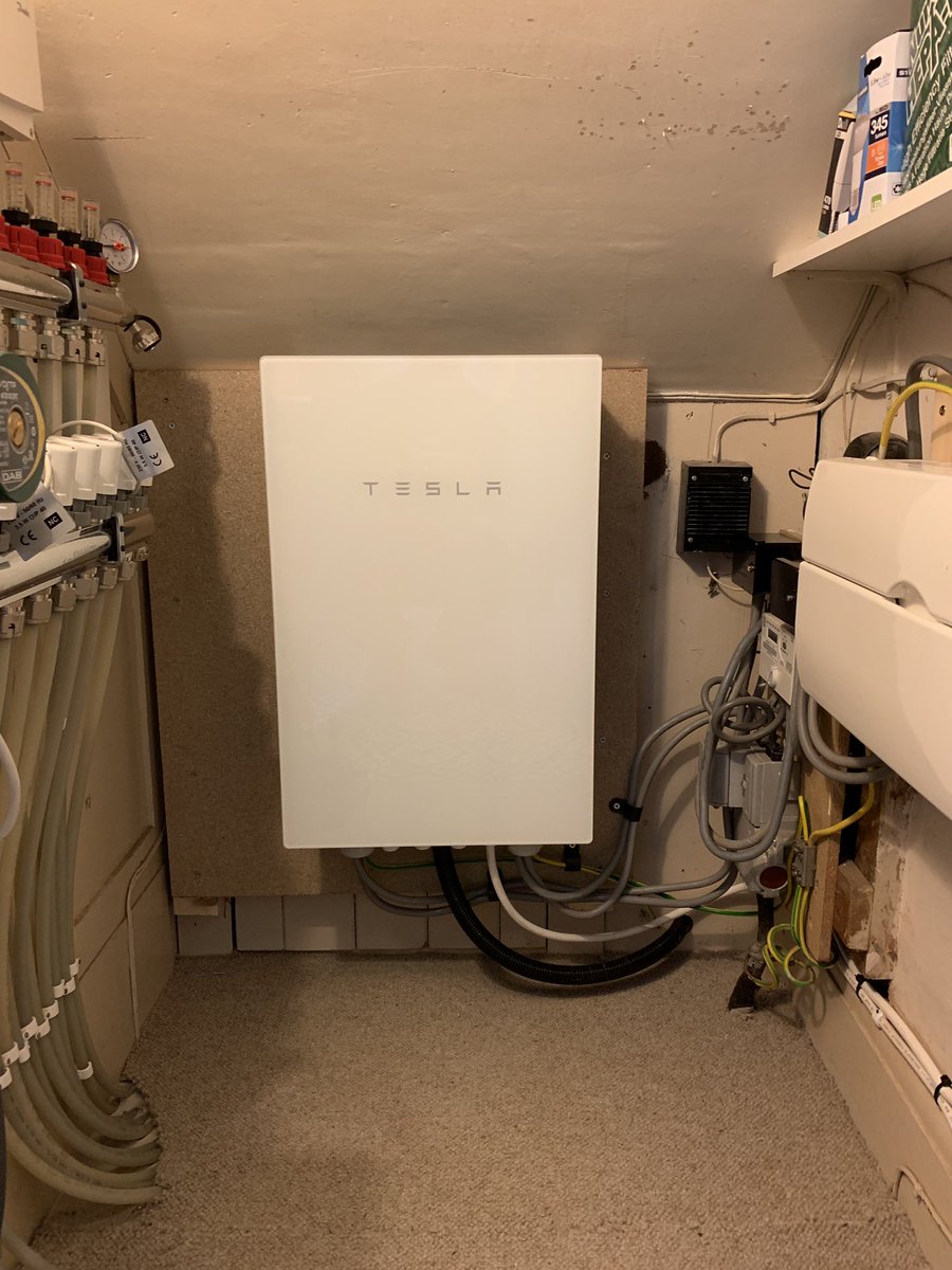 JustRenewable's tweet photo. What major #powercut we didn’t notice a thing and neither did our customers #teslapowerwall https://t.co/e5ZpGsS299