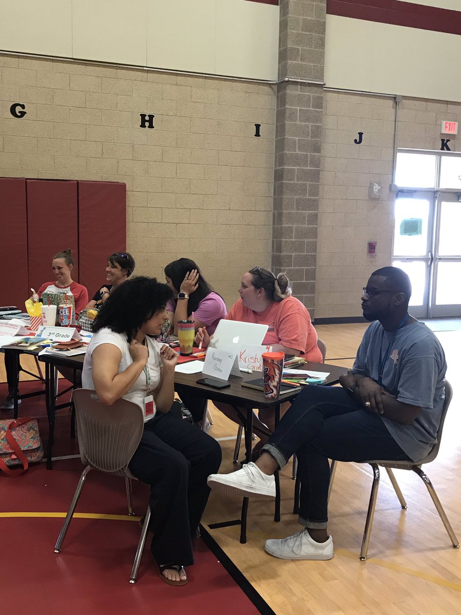 kelliiAnnn_'s tweet photo. @katyool @katyrjwe @Seidlitz_Ed   RJWE has continued being awesome and engaged as they participate in 7Steps training https://t.co/D2NtfLGGjq