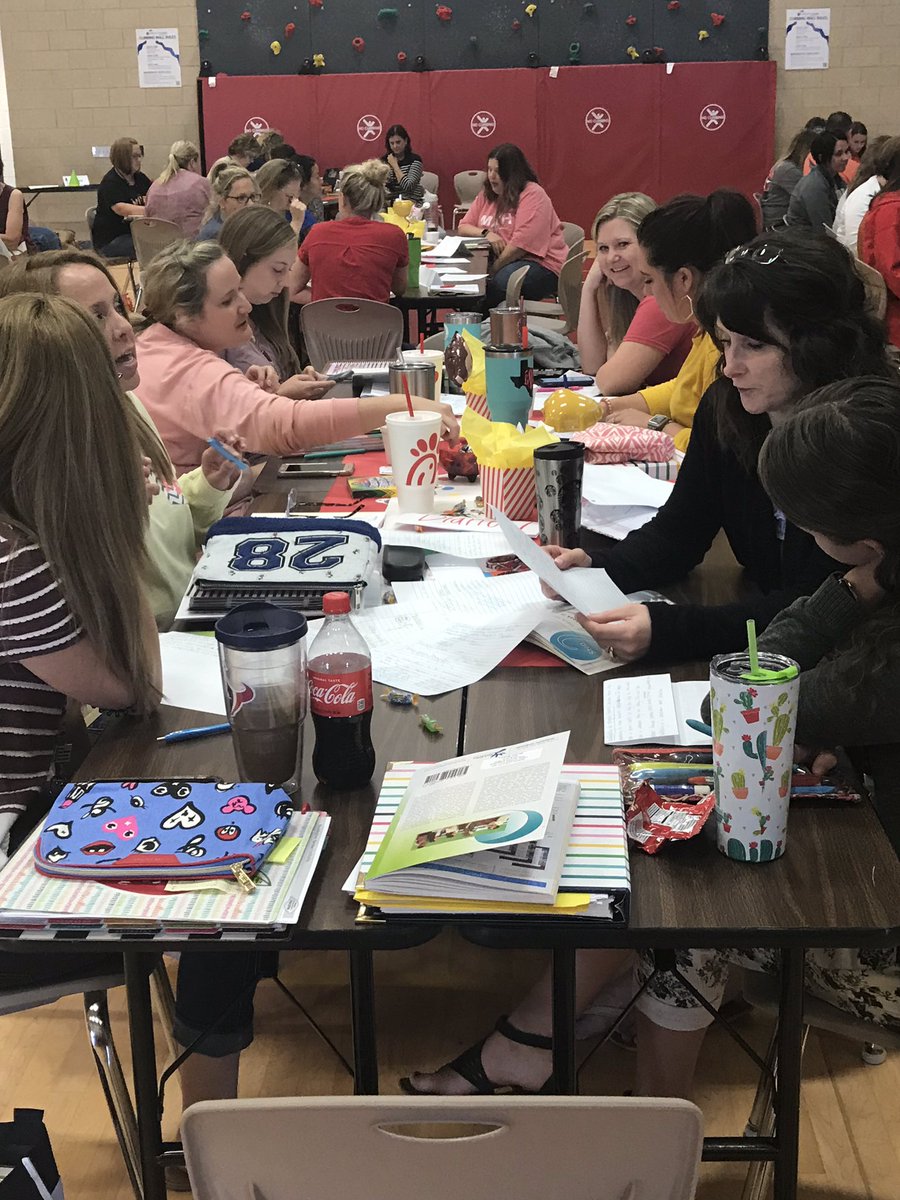 kelliiAnnn_'s tweet photo. @katyool @katyrjwe @Seidlitz_Ed   RJWE has continued being awesome and engaged as they participate in 7Steps training https://t.co/D2NtfLGGjq
