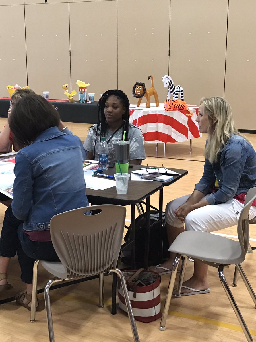 kelliiAnnn_'s tweet photo. @katyool @katyrjwe @Seidlitz_Ed   RJWE has continued being awesome and engaged as they participate in 7Steps training https://t.co/D2NtfLGGjq
