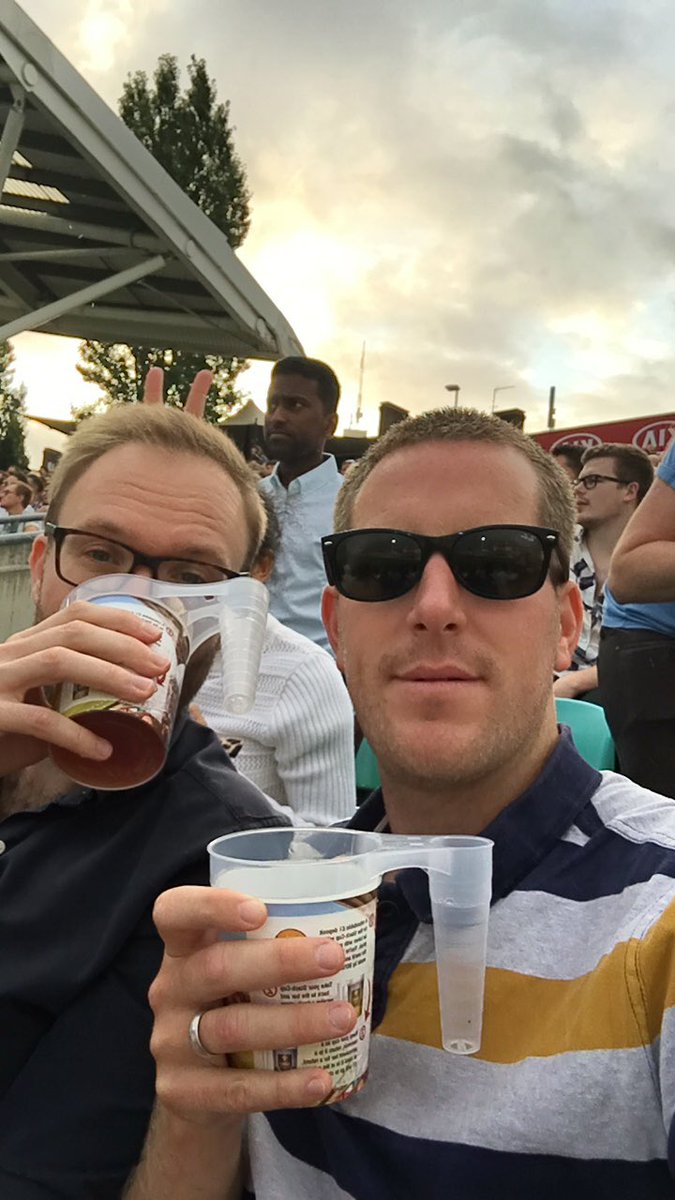 samdell4's tweet photo. #surreyblast #Cricket @surreycricket https://t.co/axQIus8rU0
