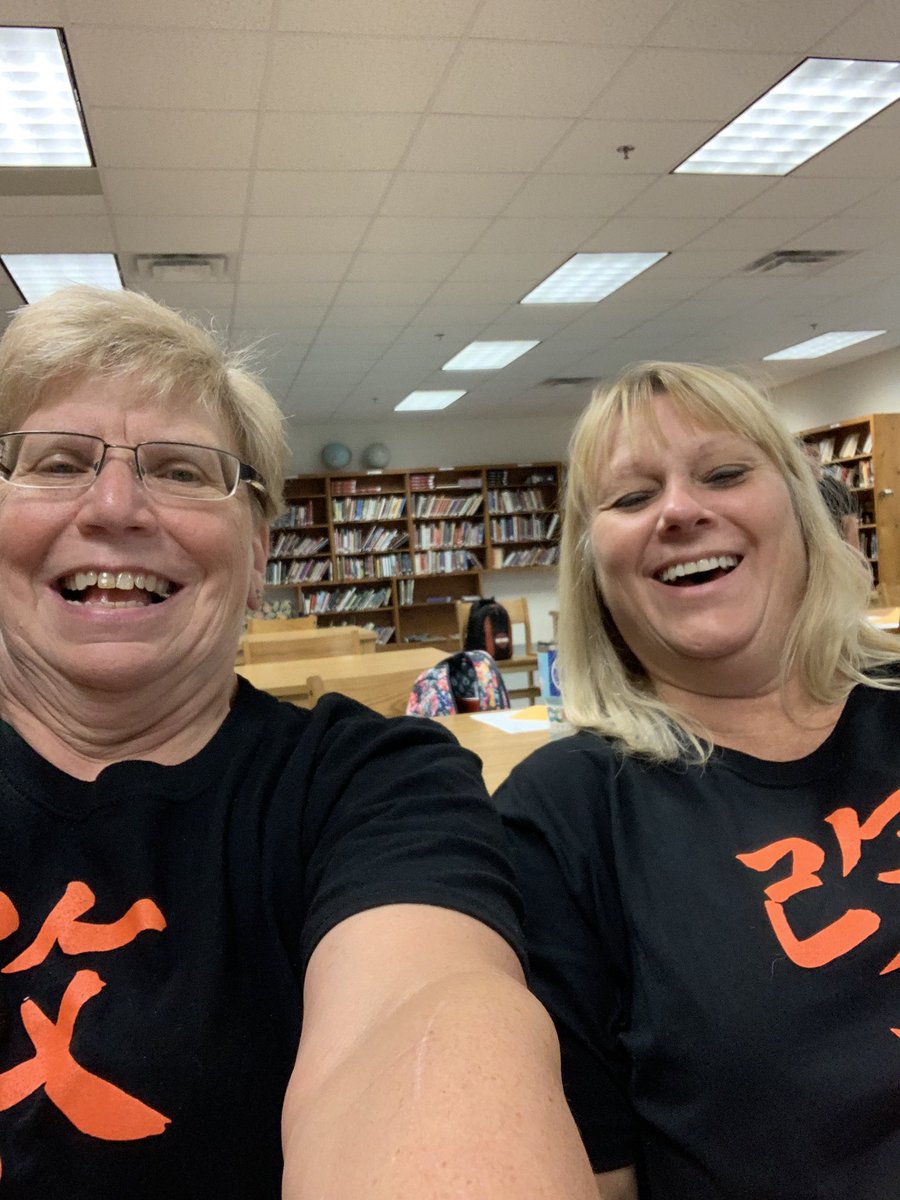ConnieForsyth2's tweet photo. Sheila and I matter!! #bathschoolsrock #mes_wildcats @1129sheila https://t.co/S9xYN5CTwp