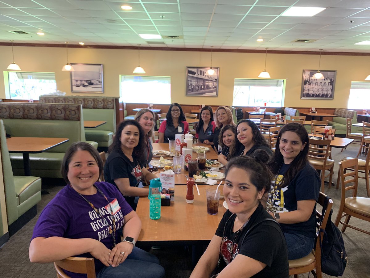 GPISDDualLang's tweet photo. Celebrating successful academies and team birthdays!!!🎉🥳 @GPCandI @MathLori1 @MerimonTammy @Angeles_803 @judithgrodrig @EmmanuelliPerez @SandraMayelaDe2 @marez_cindy @rboutte https://t.co/kpJFDfwfwS