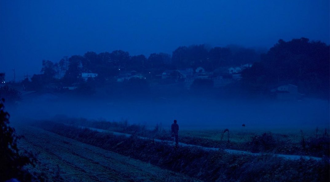 LostInFilm's tweet photo. 'Burning' (2018, Lee Chang-dong). Cinematography: Kyung-pyo Hong. https://t.co/LEkRkanhyu