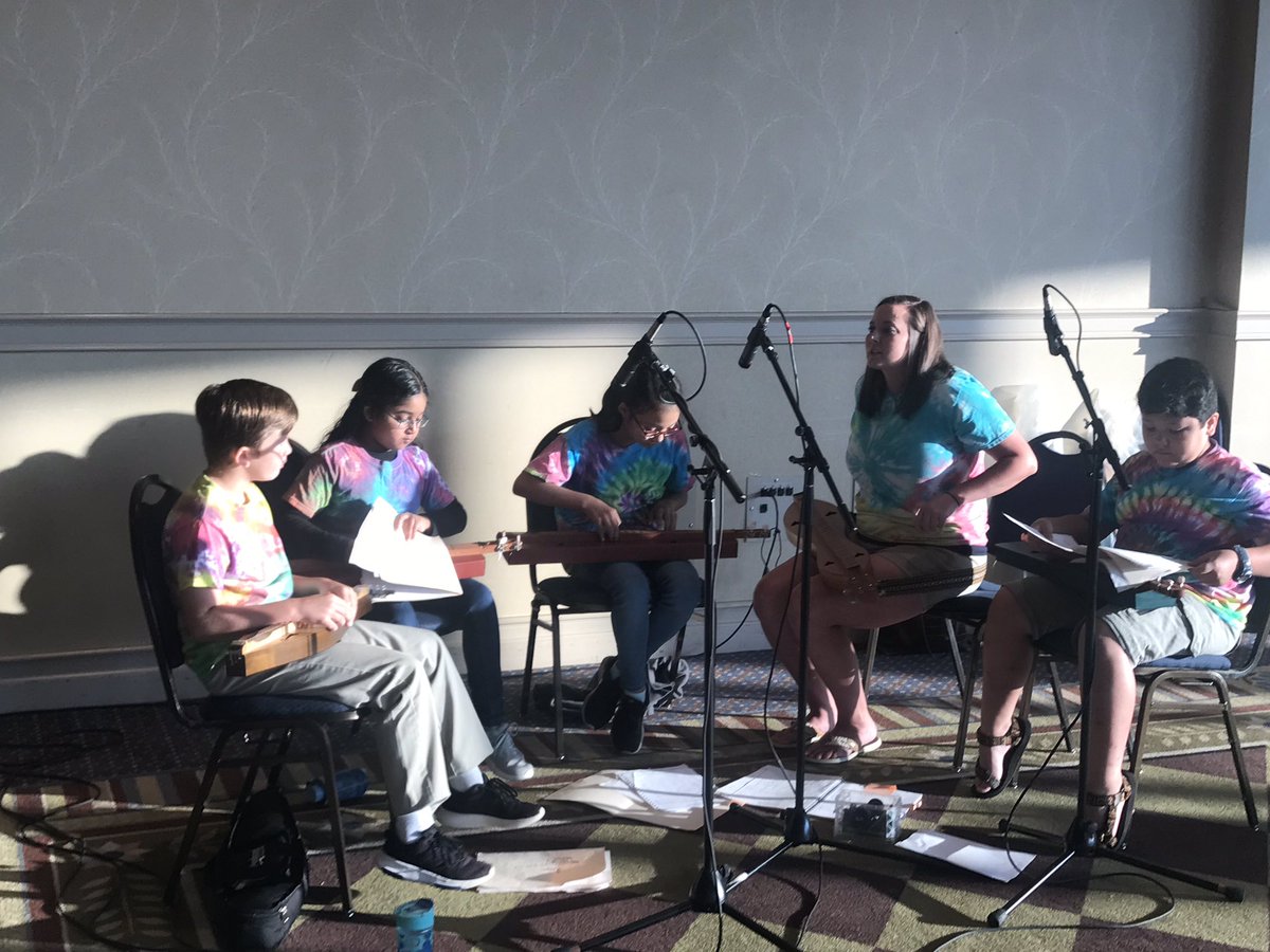 WelExplorer's tweet photo. Special thanks to Ms. Depenbrock and our Dulcimer Club students for providing music in the entryway of the 3rd annual State of the Schools! https://t.co/N4M4jP6PrQ