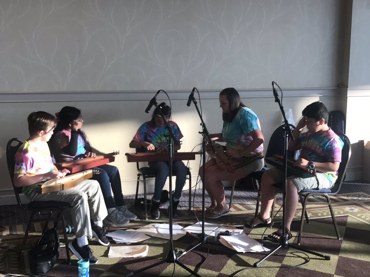 WelExplorer's tweet photo. Special thanks to Ms. Depenbrock and our Dulcimer Club students for providing music in the entryway of the 3rd annual State of the Schools! https://t.co/N4M4jP6PrQ