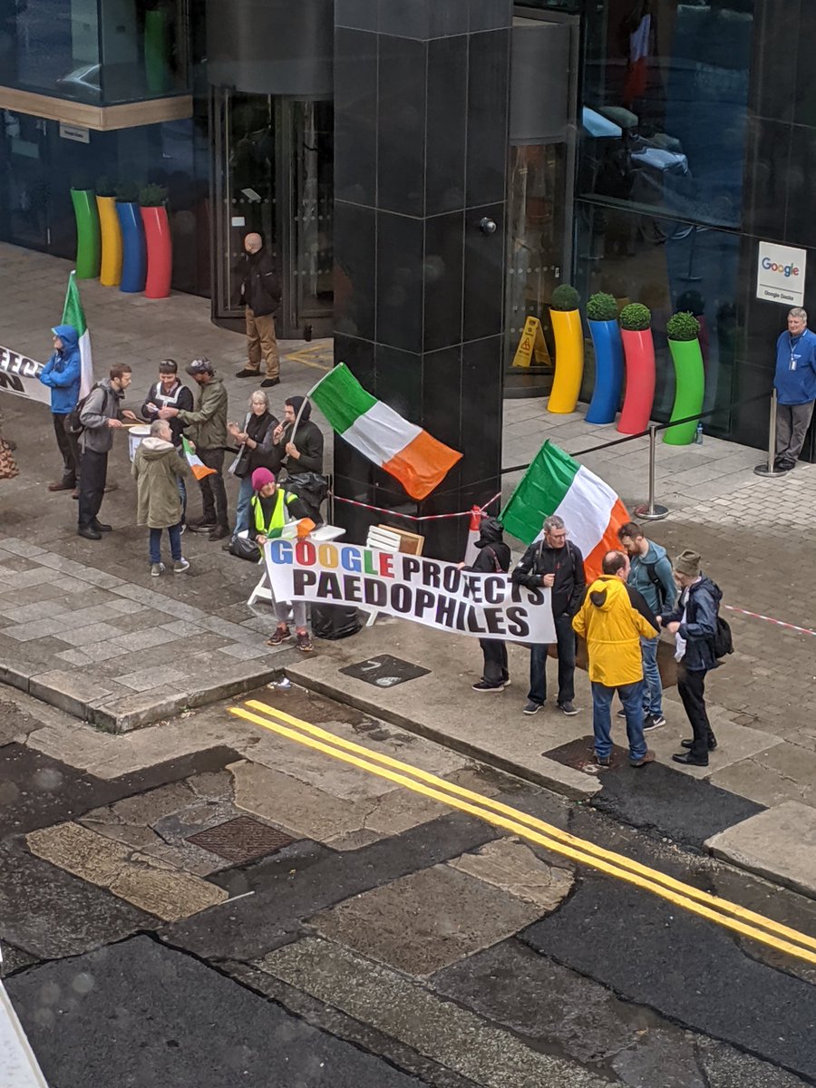 Colm_McC's tweet photo. I never thought I'd have to pass by this day in day out going into work when I trained to be an accountant. #barrowstreet #SpeakersUnicorner https://t.co/JyOX3ZL3DW