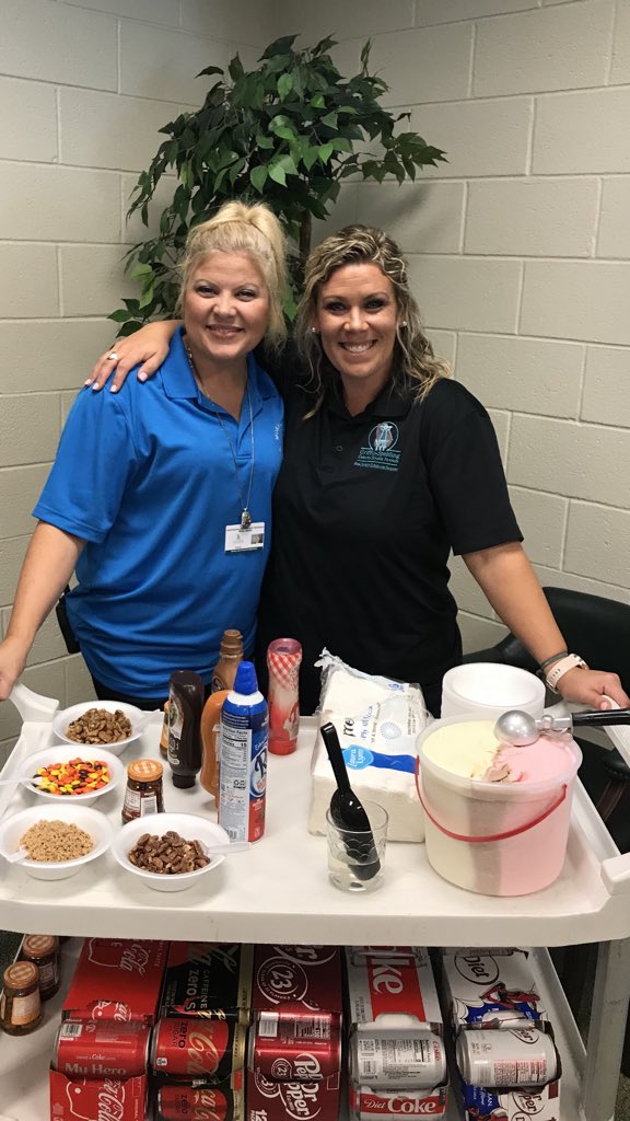 mremustangs's tweet photo. The traditional first week of school ice cream cart rolled through the halls this afternoon! We have had a great week and are proud to be a MRE Mustang!!! #BeMRE #GSCSStepRightUp #schooltradition #happyadmin https://t.co/2rFL5YFwzn