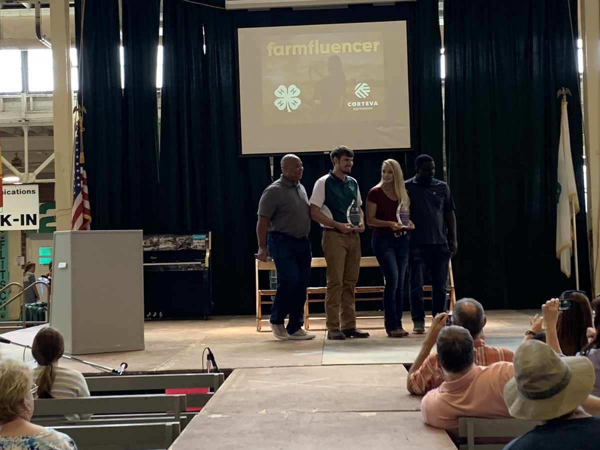 esaveraid's tweet photo. Welcome @artisnstevens & @thebolden to the @IowaStateFair to present the @corteva @4H #Farmfluencer Awards! https://t.co/UhtKdVCpMk