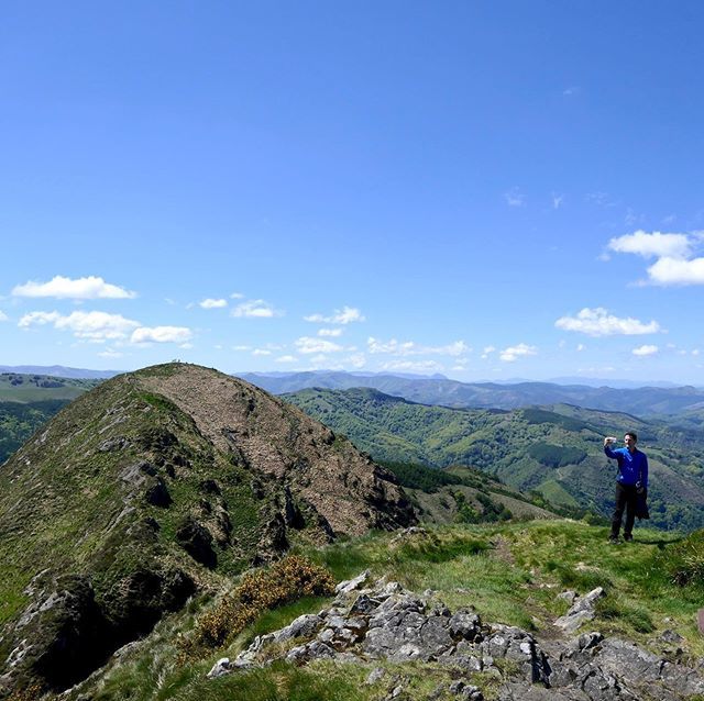 Le selfie du matin en haut des 3 couronnes 😄
Selfie vertigineux, attention aux chutes lors de vos escapades ... ift.tt/2Kqwge7