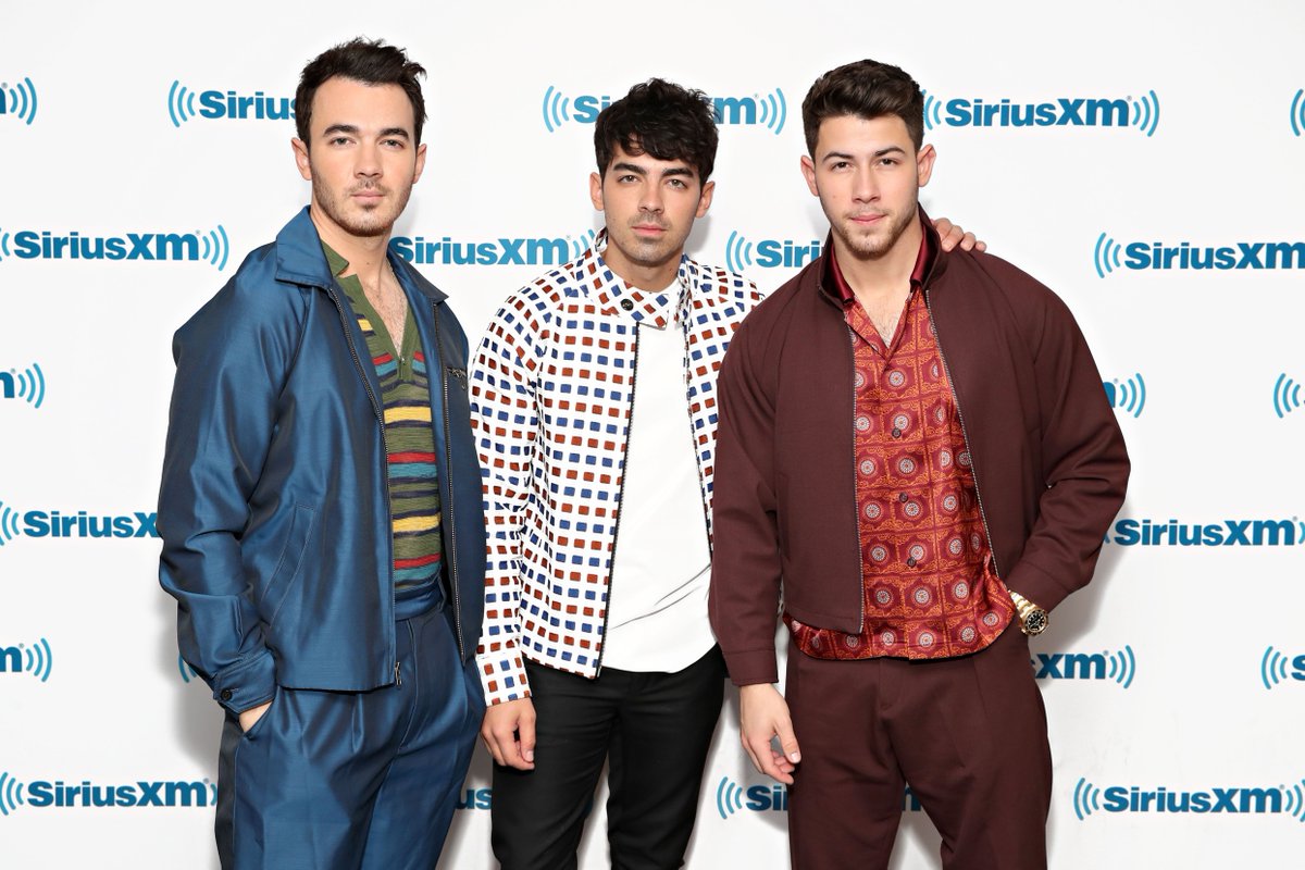 SiriusXMHits1's tweet photo. TIME IS RUNNING OUT!! 🚨 Enter for a chance at a trip for you and a friend to SEE AND MEET the @JonasBrothers at an exclusive event in New York City on August 20th! 

Details on our Instagram 👇 https://t.co/3h6CJE5yQo https://t.co/zs9QAmRogH