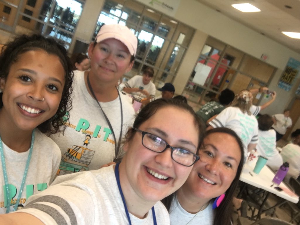 hawkheroes's tweet photo. @TobiasExplorers @Teachingismyjam #tobiasproud #oneschooloneteam https://t.co/0JsOKaFTet