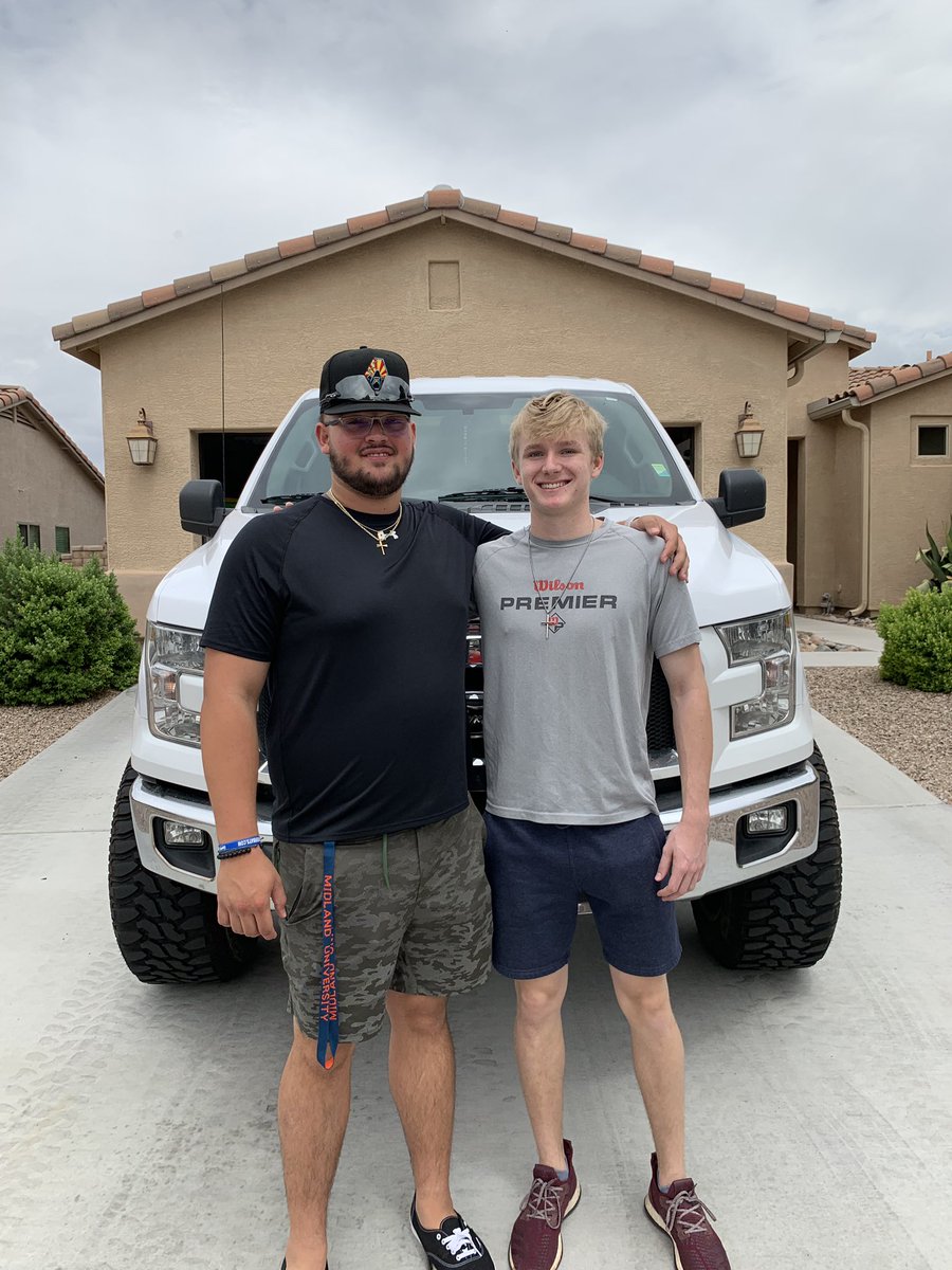 MillerA22m's tweet photo. Saying goodbye to my best friend, going to miss you so much bromigo. Wish you the best of luck, see you soon.✅❄️ https://t.co/nhXpm6mYB7