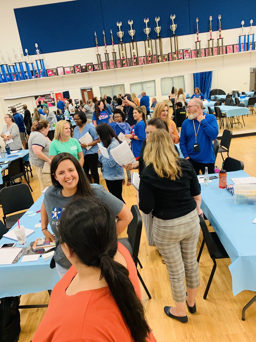 LeoneClark's tweet photo. DHS Gators are CharacterStrong! Thanks to Dr @ethancrowell for leading us today! @careacter #DHSthink2019 https://t.co/rPJKzmGTVm