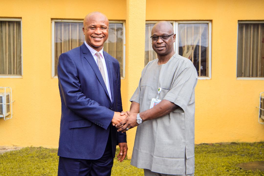 fonlanenergymag's tweet photo. The Director of the Department of Security Services (DSS) Edo State Command, 
Barrister Brown Ekwoaba, welcoming Mr. Mansur Sambo, to his Office in Benin recently. @NNPCgroup https://t.co/g4O0ZXew5B