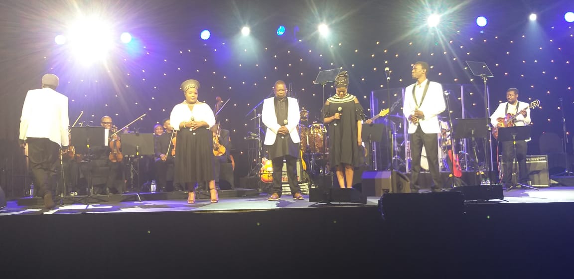 UpCloseandPers6's tweet photo. #IYENZEKA On stage right now is the legendary guitarist Bheki Khoza and back up vocalists https://t.co/PMkZtnOcUM