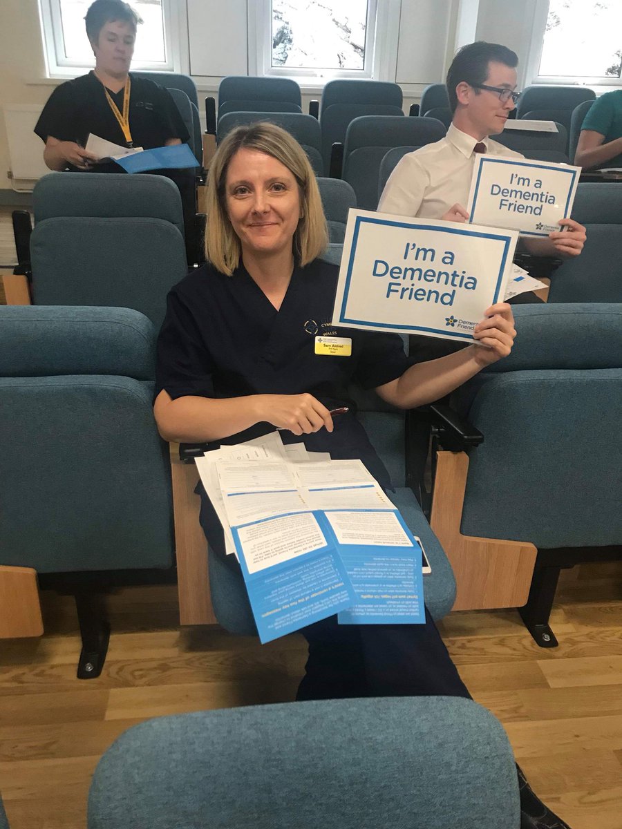 janicew99's tweet photo. A huge thank you to @lkm4848 for arranging @DementiaFriends training at #Withybush over the past 2 days. So much positive feedback and great attendance from across the hospital.. 128 trained! #makingadifference @carolloveswales @BethanAndrews4 @sallyfarr111 @HywelDdaHB https://t.co/ByLcEWlysr