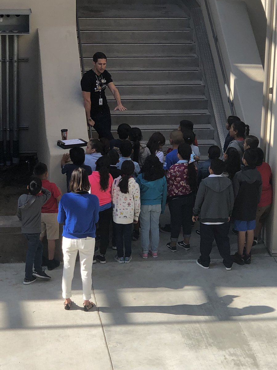 PonderosaPride's tweet photo. Pride: It’s Friday! Our PBIS rotations support our scholars to understand expectations around Ponderosa! Ask your child what they learned about traveling on campus! #PBIS #creatingdreams #buildingfutures https://t.co/tXnlKbhT7v
