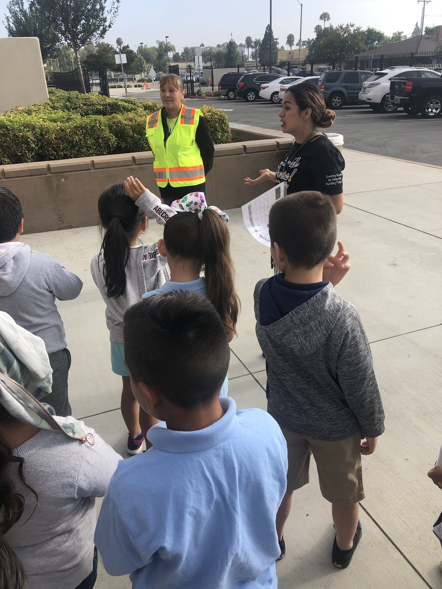 PonderosaPride's tweet photo. Pride: It’s Friday! Our PBIS rotations support our scholars to understand expectations around Ponderosa! Ask your child what they learned about traveling on campus! #PBIS #creatingdreams #buildingfutures https://t.co/tXnlKbhT7v
