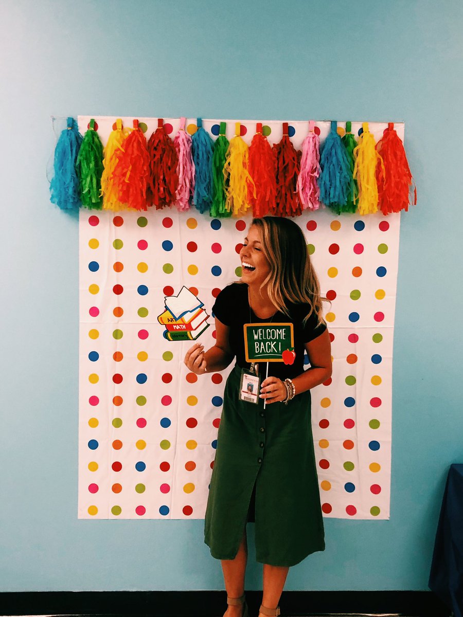 pierro_nicole's tweet photo. Meet the teacher last night was a success! I’m so excited to begin this new year! #createthemagic #wes https://t.co/Sdhxq382IG