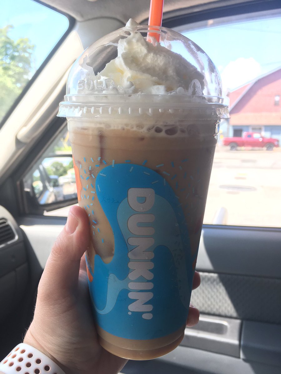 AnnaMiressi's tweet photo. Hey @dunkindonuts guess what time it is?? https://t.co/Mq3fsu41vt