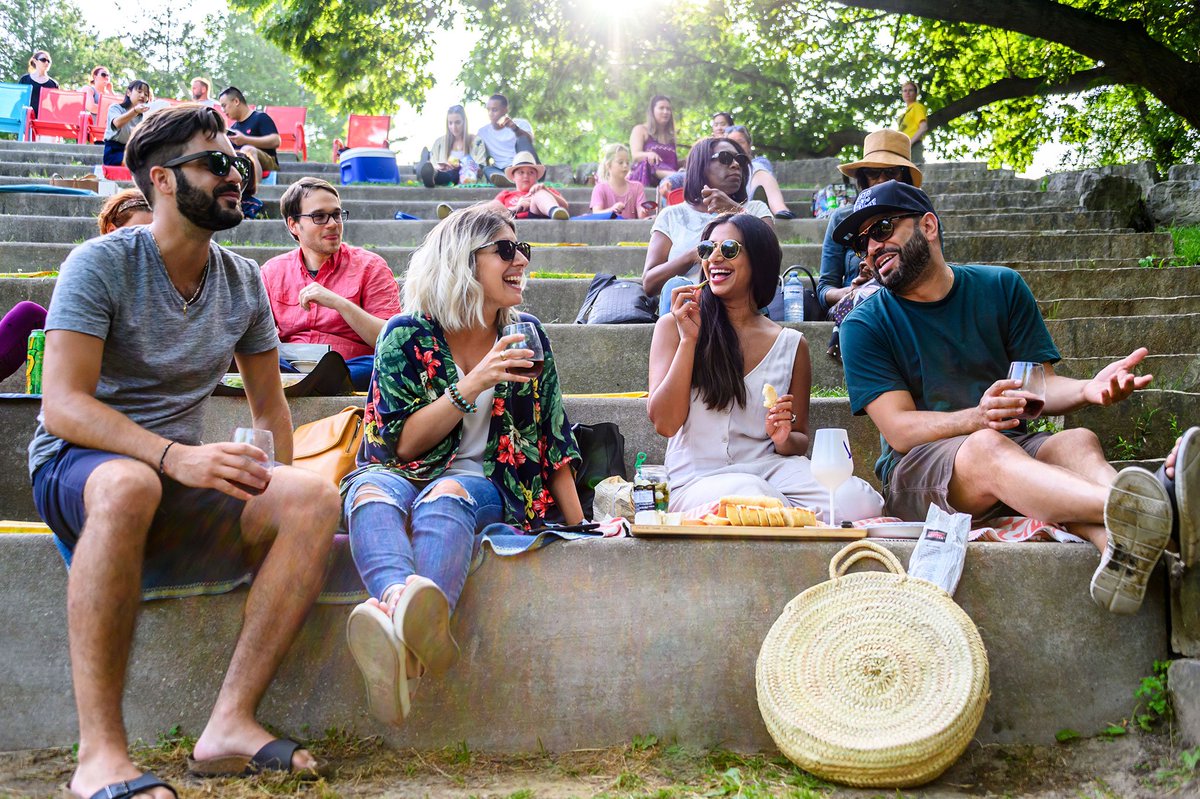 canadianstage's tweet photo. Date night, family outing, picnic with friends—Shakespeare in High Park is a the perfect summer experience for everyone. Until Sept 1. #SiHP 📷 @DahliaKatz https://t.co/x3JaUhUQa5