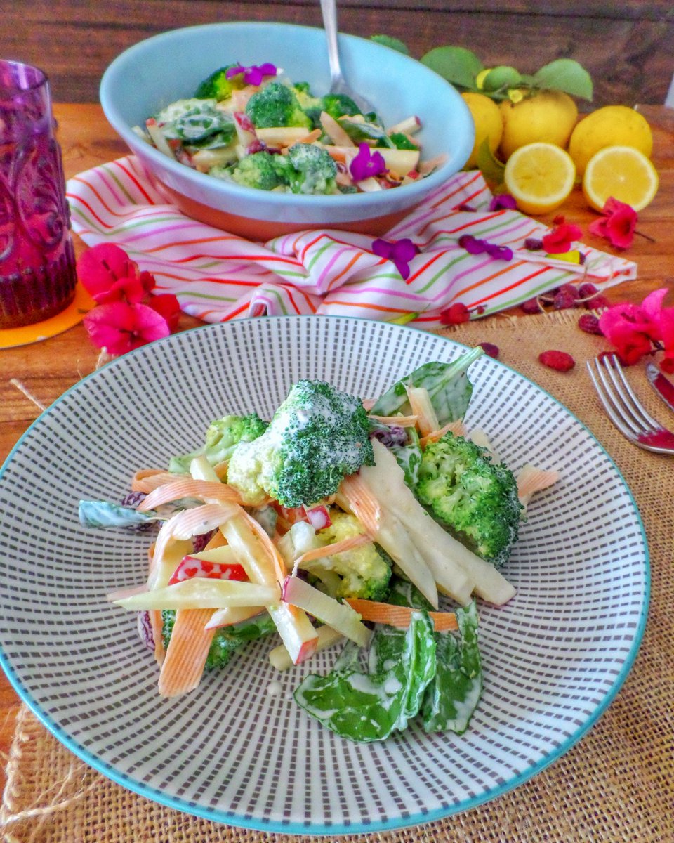 Anansies's tweet photo. Ensalada de Brócoli, manzana, espinacas y arándanos aliñada con salsa de yogur. Una ensalada muy americana con una mezcla de sabores y texturas.
Puedes ver la receta en mi blog, os dejo el link:
https://t.co/FT0fbQaFxK #lovemysalad #salad #broccolisalad #easydinner #broccoli https://t.co/wLduUm8C8v