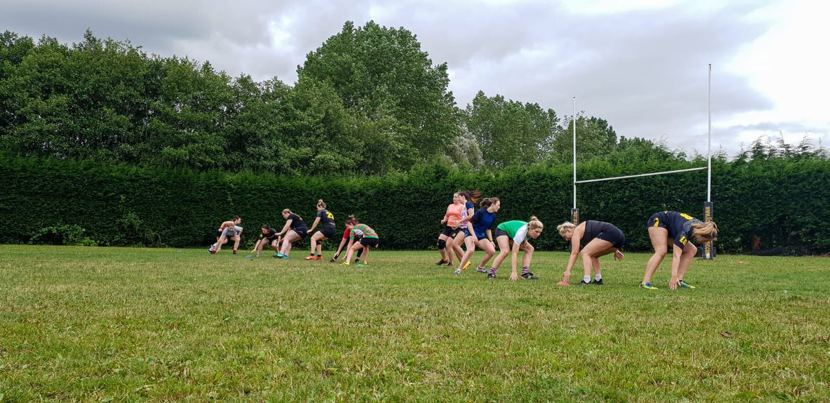 WSHawksLadies's tweet image. The girls are really working hard on there fitness, few shuttle runs before we start 💪