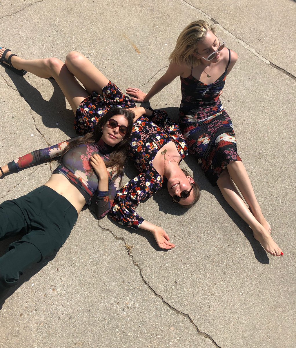 HAIMtheband's tweet photo. who’s not wearing a bra?🧐 https://t.co/0hcjSB55WA
