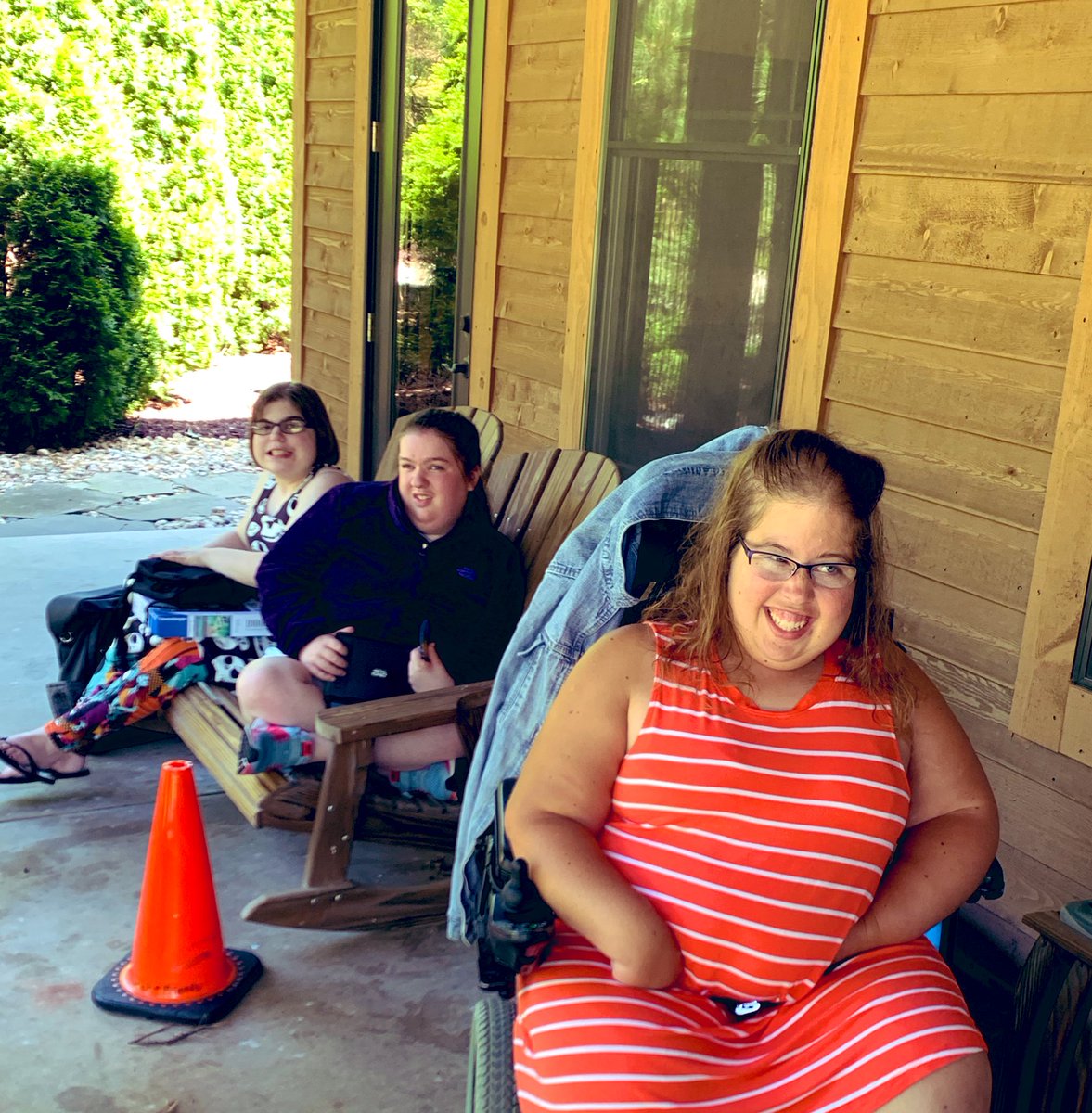 Logan Studios at Hannah & Friends tweet media
