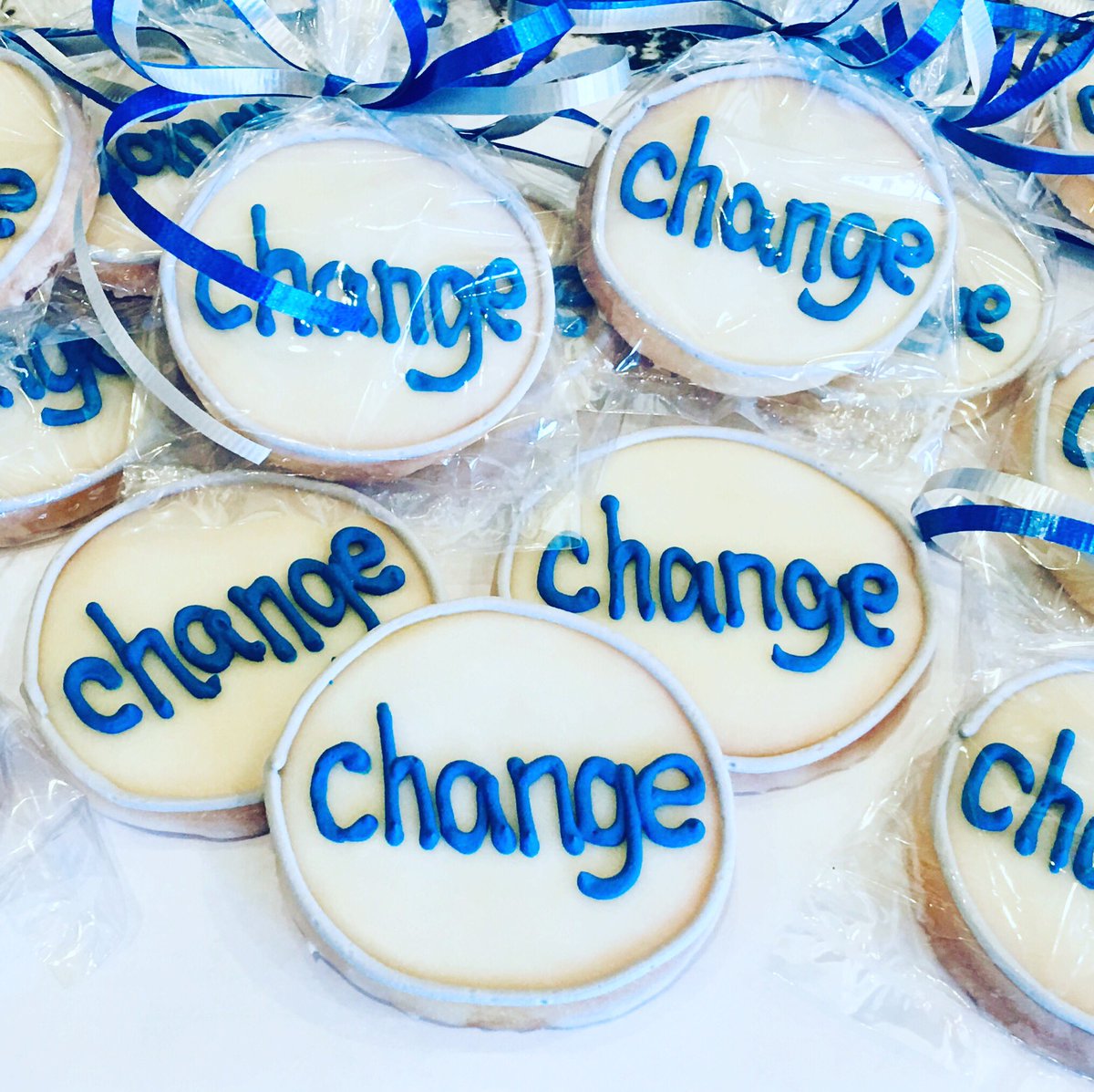 peekaboocookies's tweet photo. I love corporate orders❤️ #conferencecookies #corporategifts #logocookies https://t.co/1DtwWEspX8