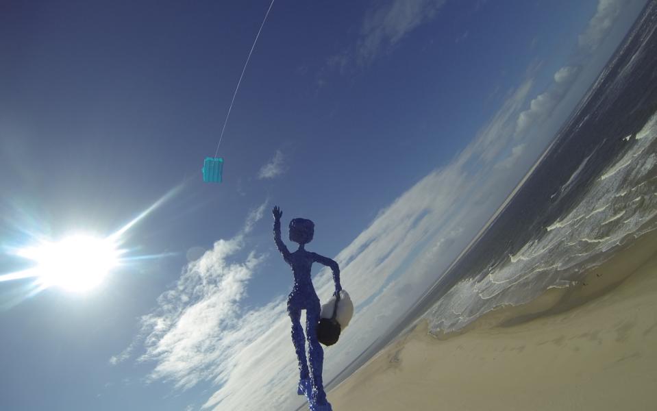 wolkenpflucker's tweet photo. Wolkenpflücker

#RealFlyingArt  

Altitude: 314.159 ft 
Tools: Kite / Line / / Rig / Camera  

#flyingreadymade #art #modernart #newart #popart #contemporaryart #newyork #psychology #kitesurfing #kite #kitefestival #flying #photo #gallery #life #beach #heaven https://t.co/bR5RZbnXlV